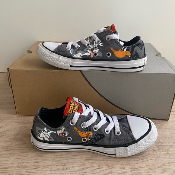 Converse Chuck Taylor All Star Looney Tunes Bugs Bunny Daffy Shoes - Size 13 C - Picture 13 of 13